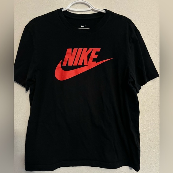 Nike T-Shirt Black Swoosh Short Sleeve‎ - Picture 1 of 2
